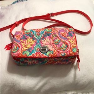 🌸 SOLD! 🌸 Vera Bradley Turnlock Crossbody